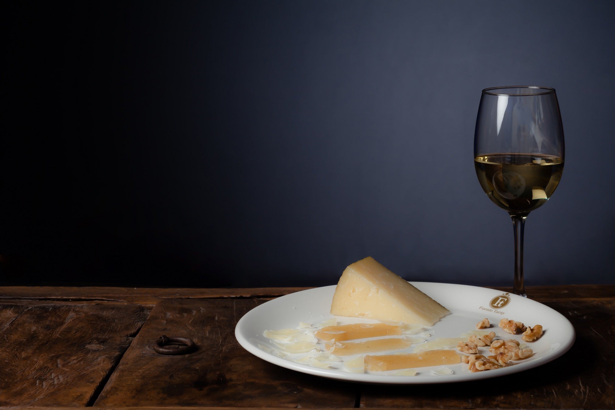 The Art of Pairing: Manchego Cheese and Wine